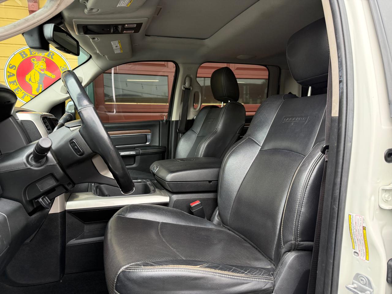 RAM 3500 Laramie Crew Cab SWB 4WD 2017