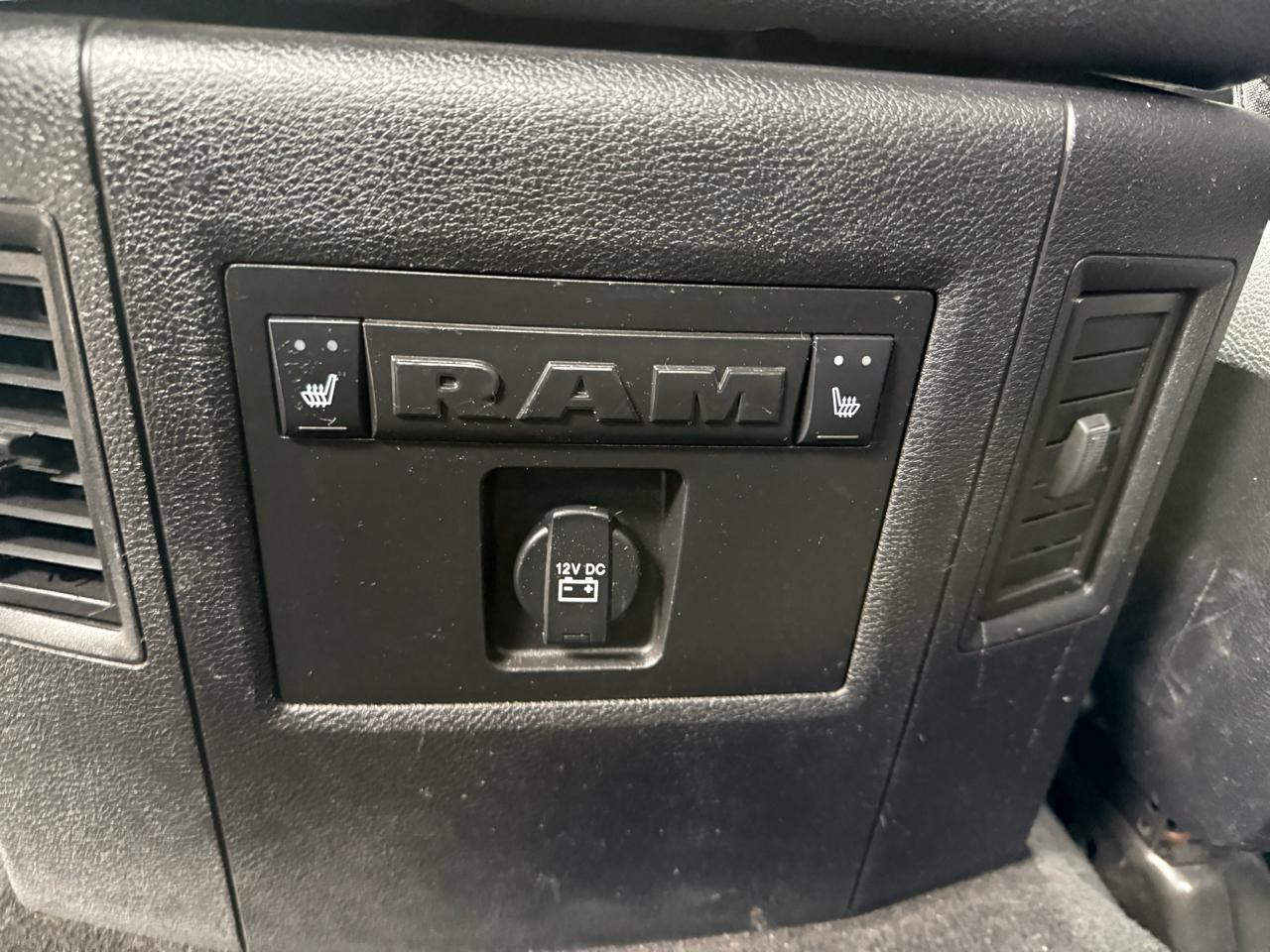 RAM 3500 Laramie Crew Cab SWB 4WD 2017