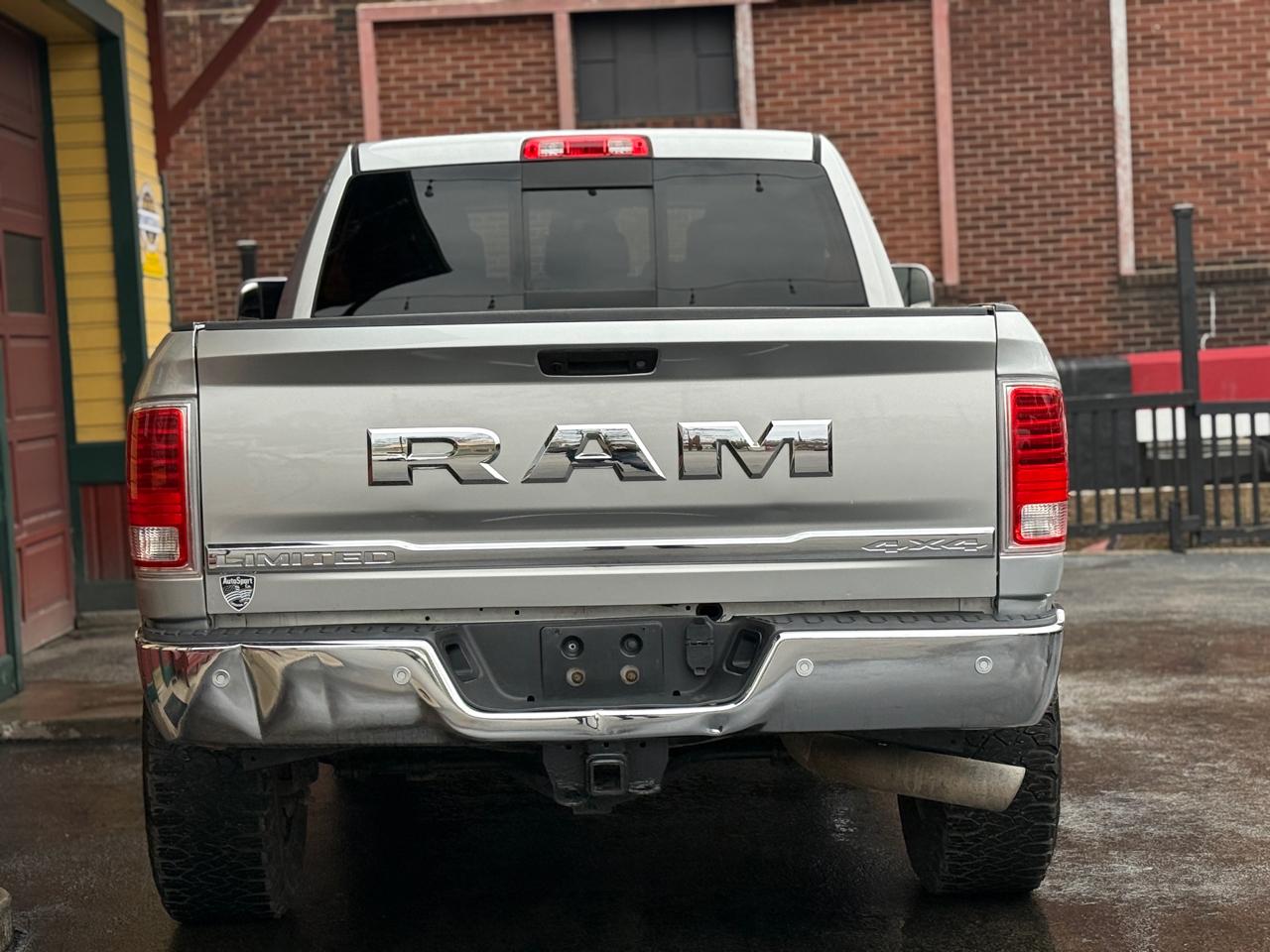 RAM 2500 4WD Mega Cab 160.5" Laramie Limited 2017