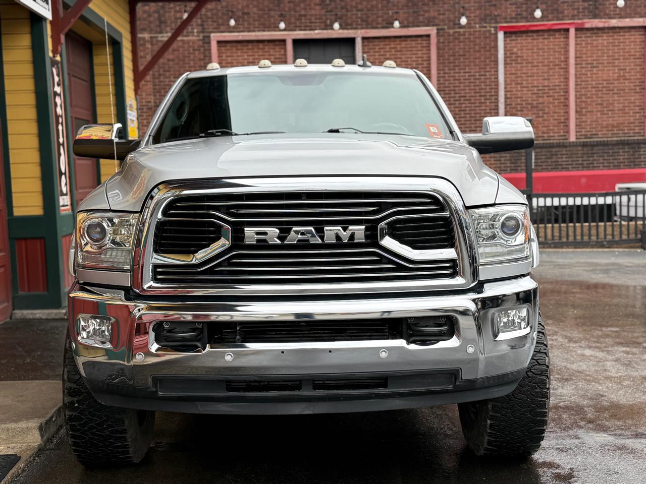 RAM 2500 4WD Mega Cab 160.5" Laramie Limited 2017