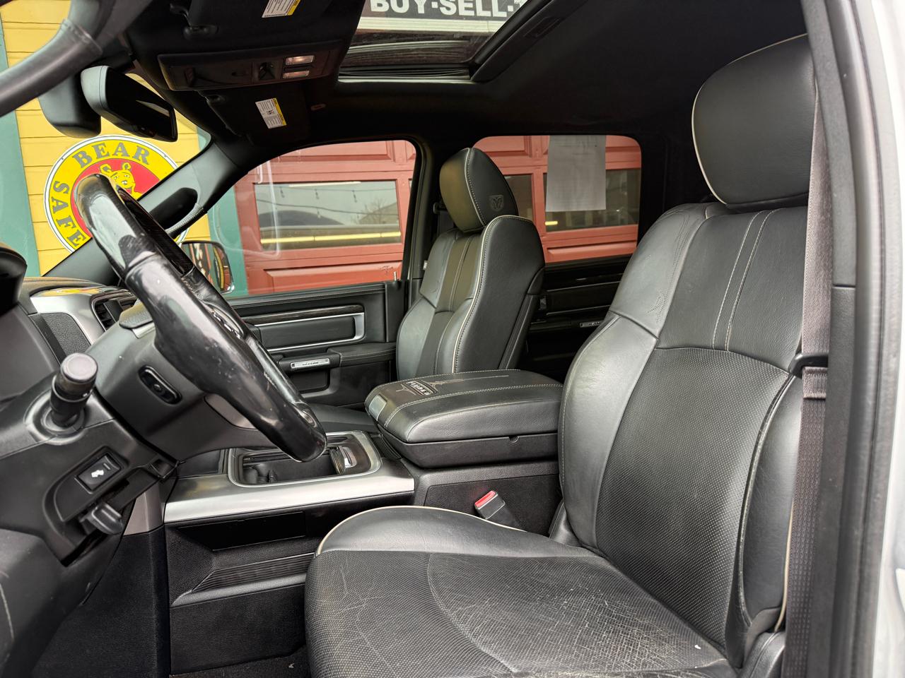 RAM 2500 4WD Mega Cab 160.5" Laramie Limited 2017