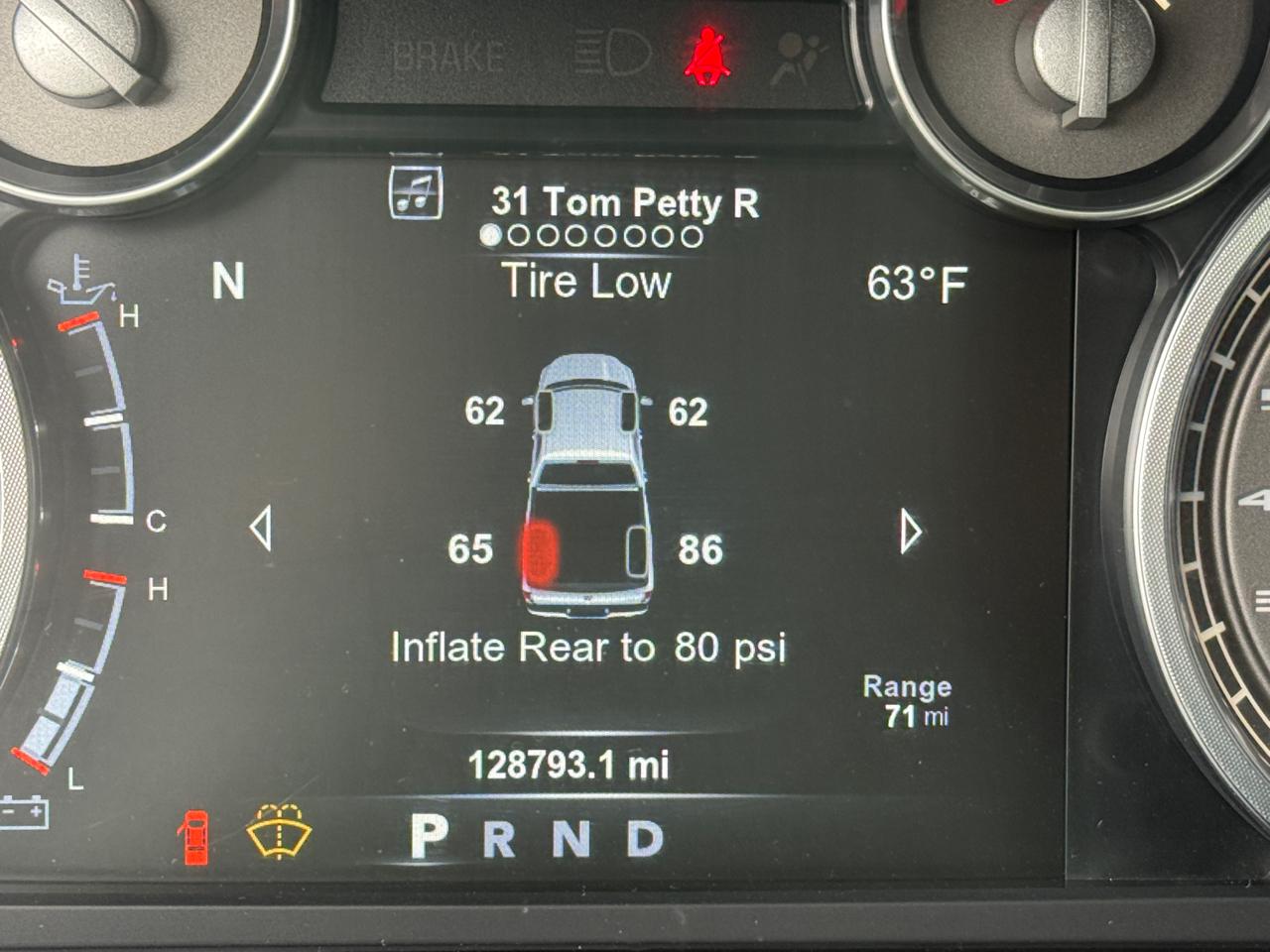 RAM 2500 4WD Mega Cab 160.5" Laramie Limited 2017