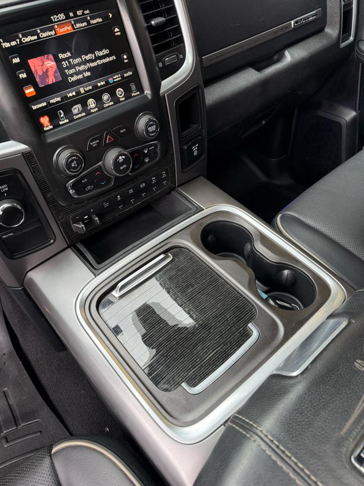 RAM 2500 4WD Mega Cab 160.5" Laramie Limited 2017