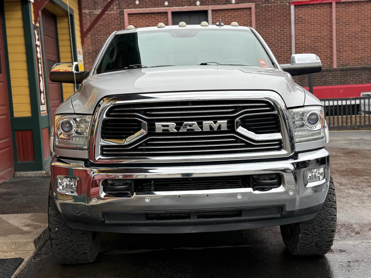 RAM 2500 4WD Mega Cab 160.5" Laramie Limited 2017