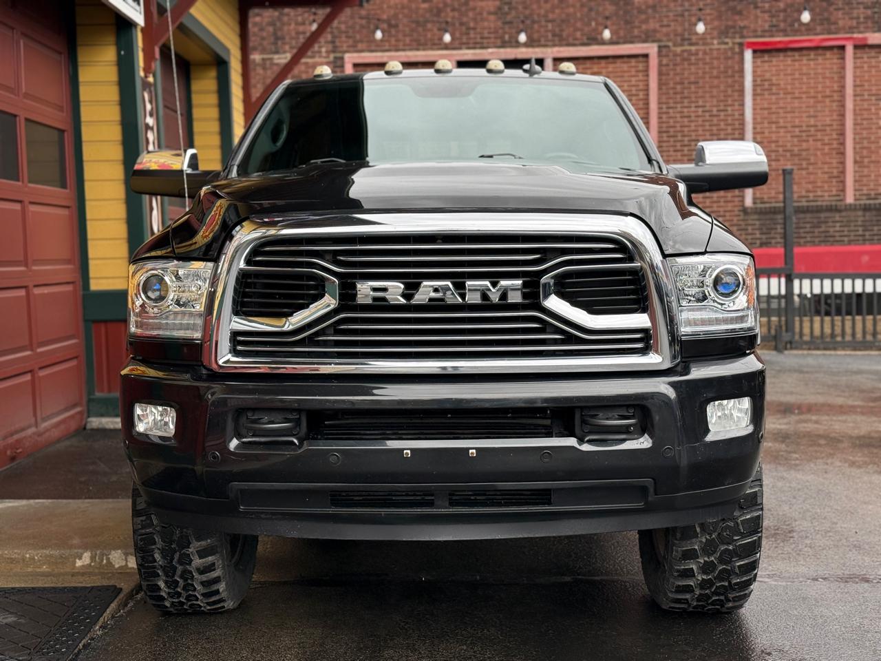 RAM 2500 4WD Mega Cab 160.5" Laramie Limited 2016