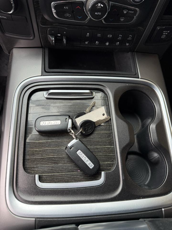 RAM 2500 4WD Mega Cab 160.5" Laramie Limited 2016