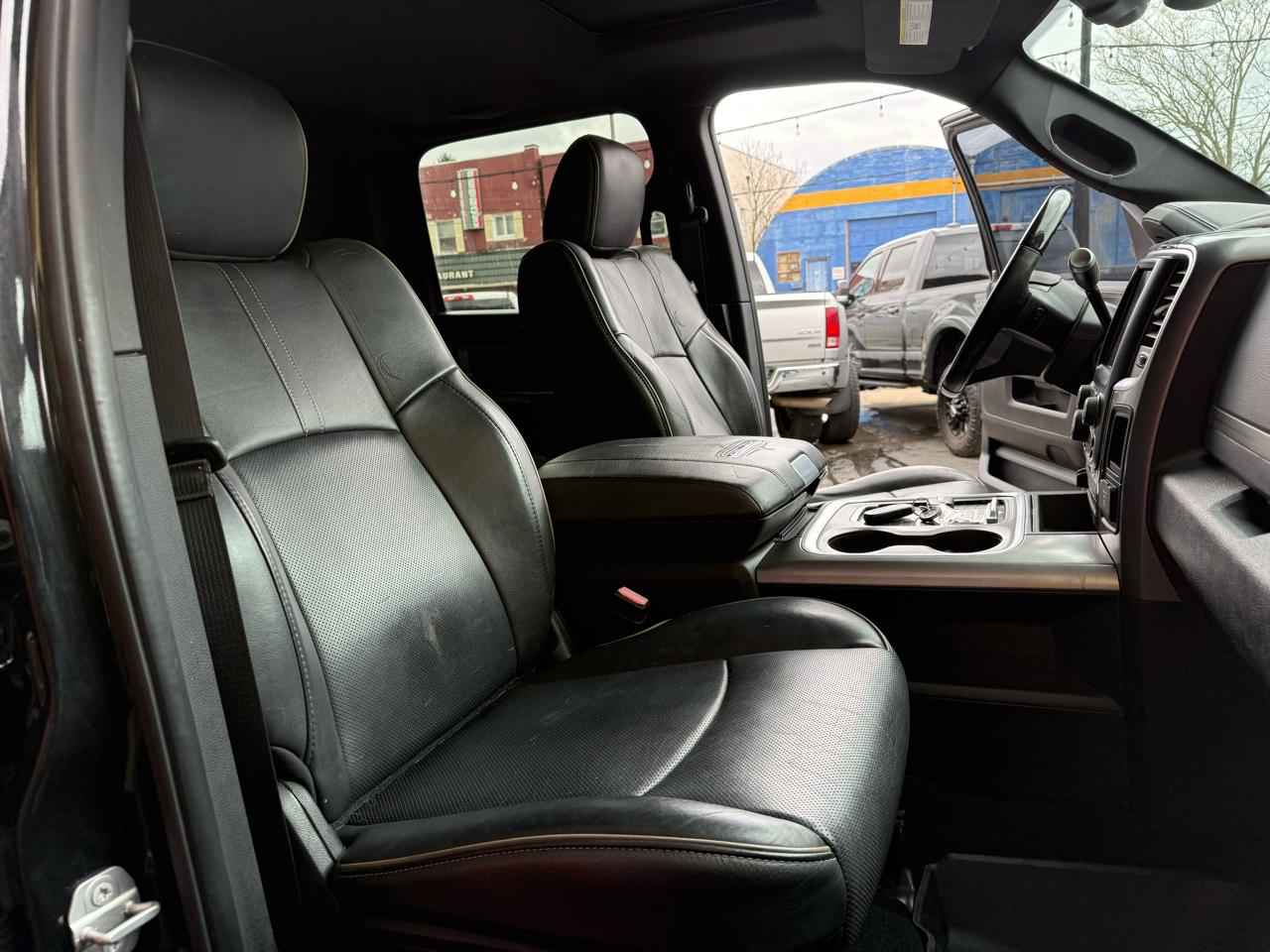 RAM 2500 4WD Mega Cab 160.5" Laramie Limited 2016