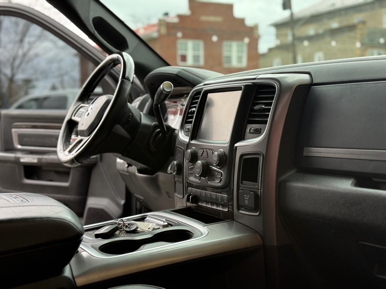 RAM 2500 4WD Mega Cab 160.5" Laramie Limited 2016