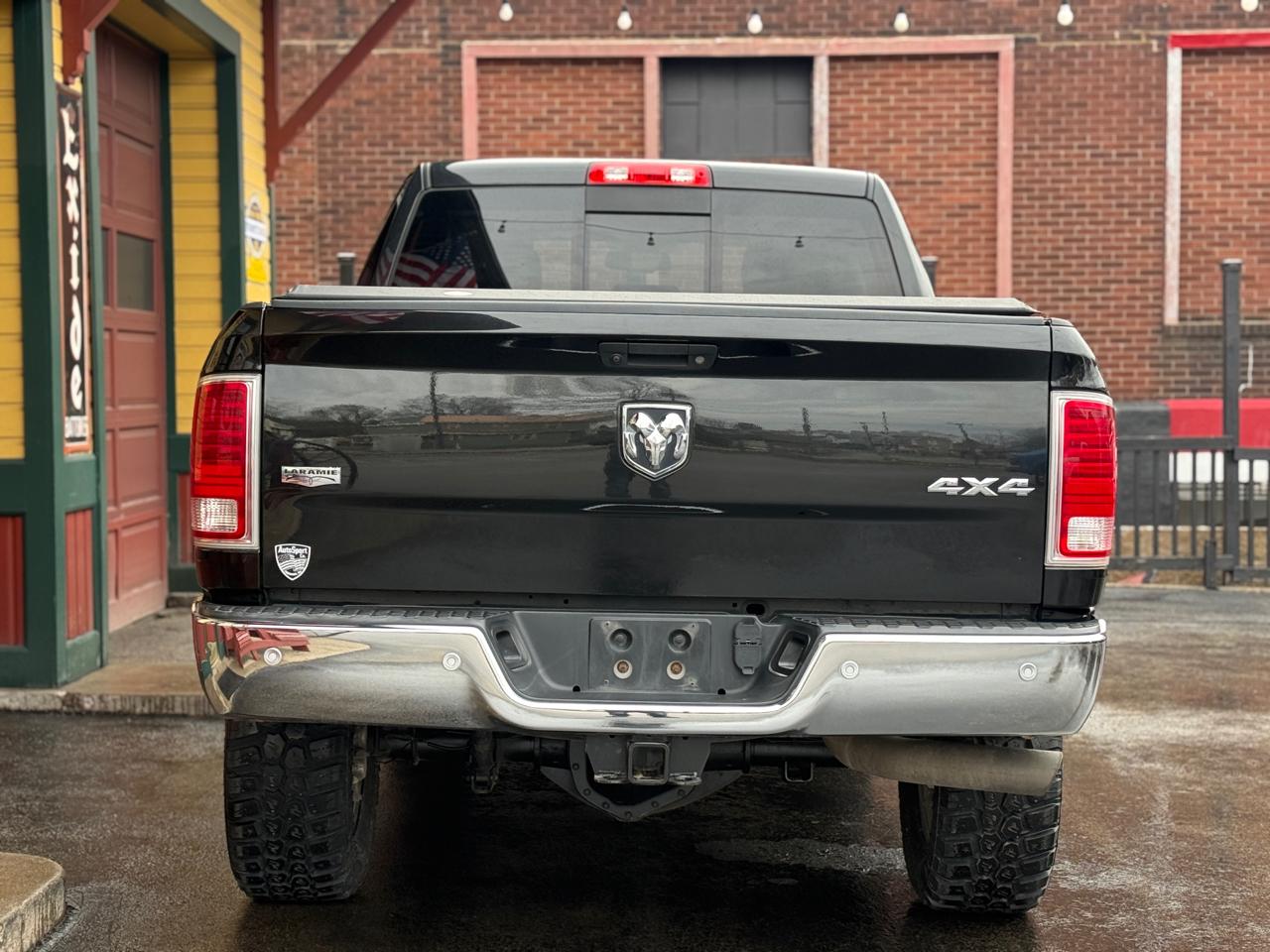 RAM 3500 Laramie Crew Cab SWB 4WD 2016