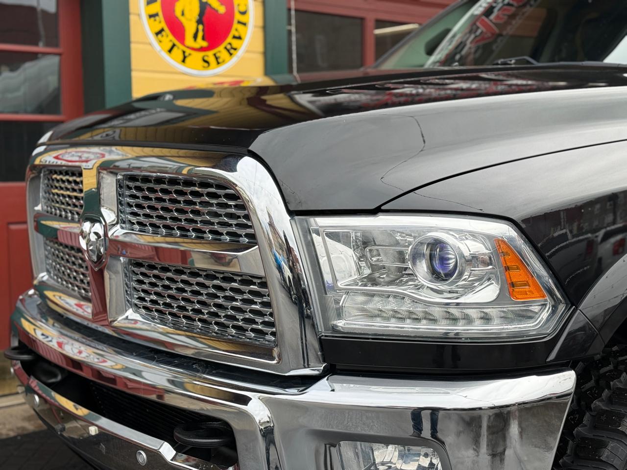 RAM 3500 Laramie Crew Cab SWB 4WD 2016