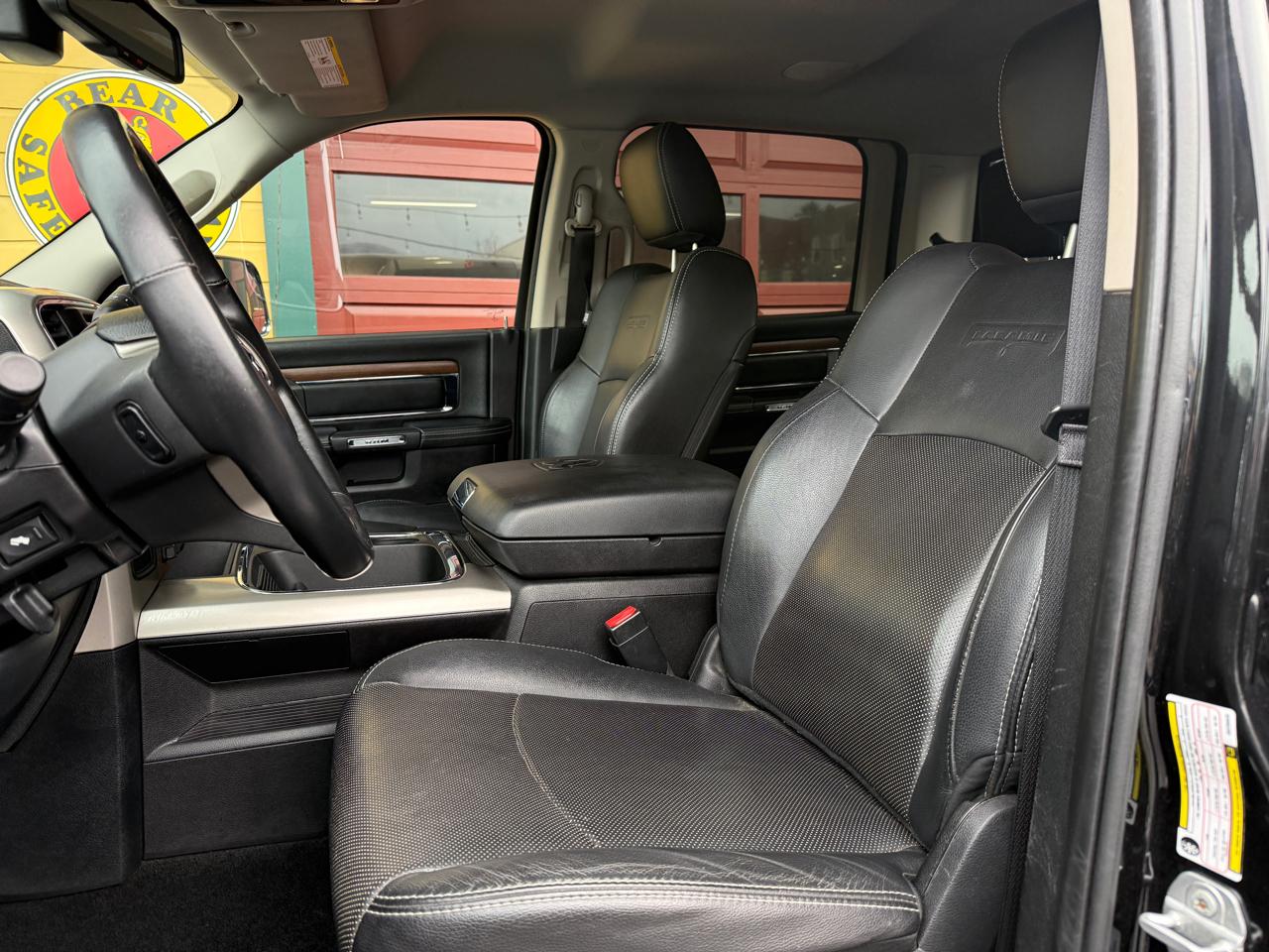 RAM 3500 Laramie Crew Cab SWB 4WD 2016