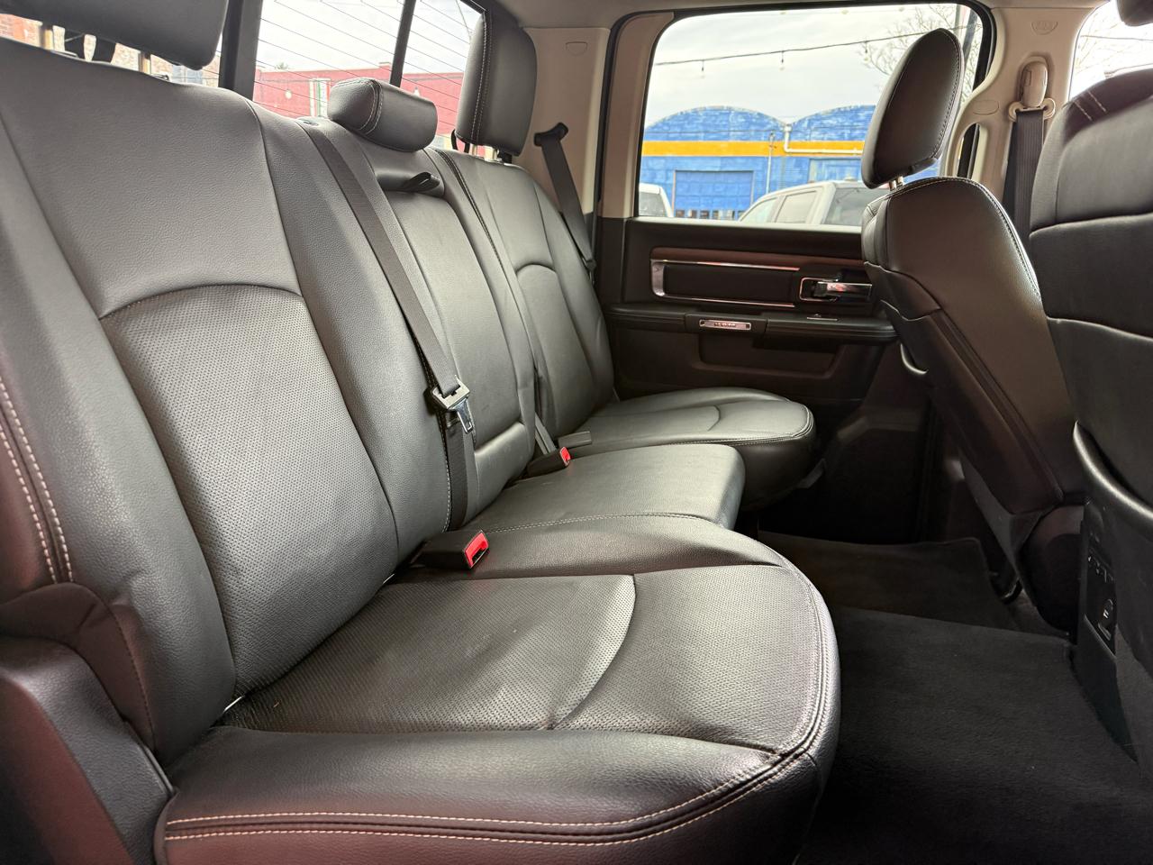 RAM 3500 Laramie Crew Cab SWB 4WD 2016