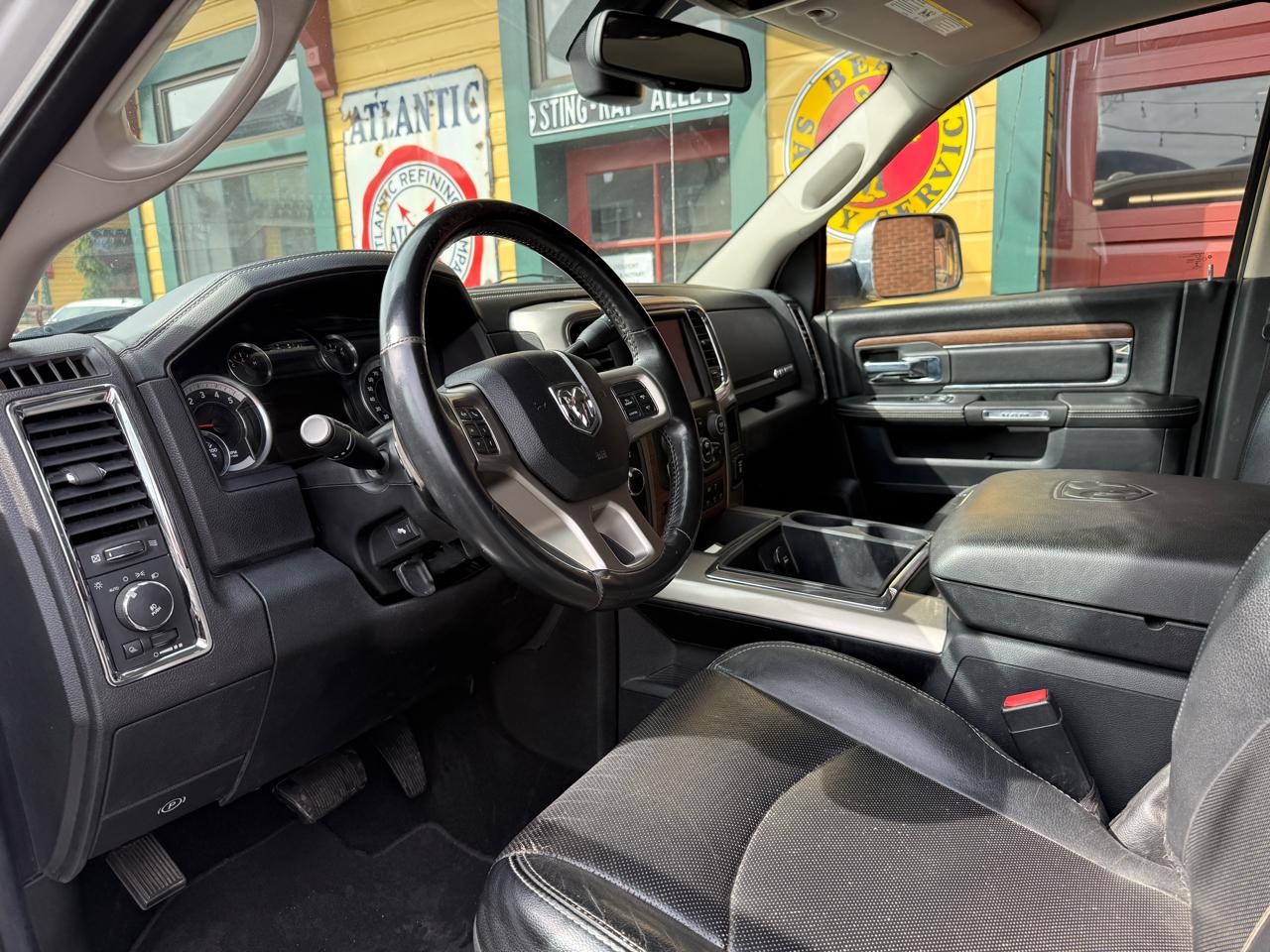 RAM 2500 Laramie Crew Cab SWB 4WD 2014