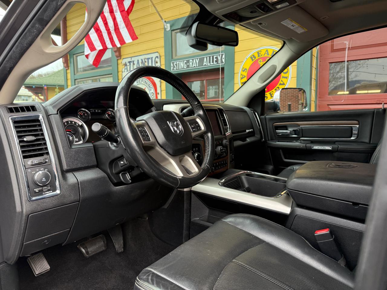 RAM 2500 Laramie Crew Cab SWB 4WD 2018