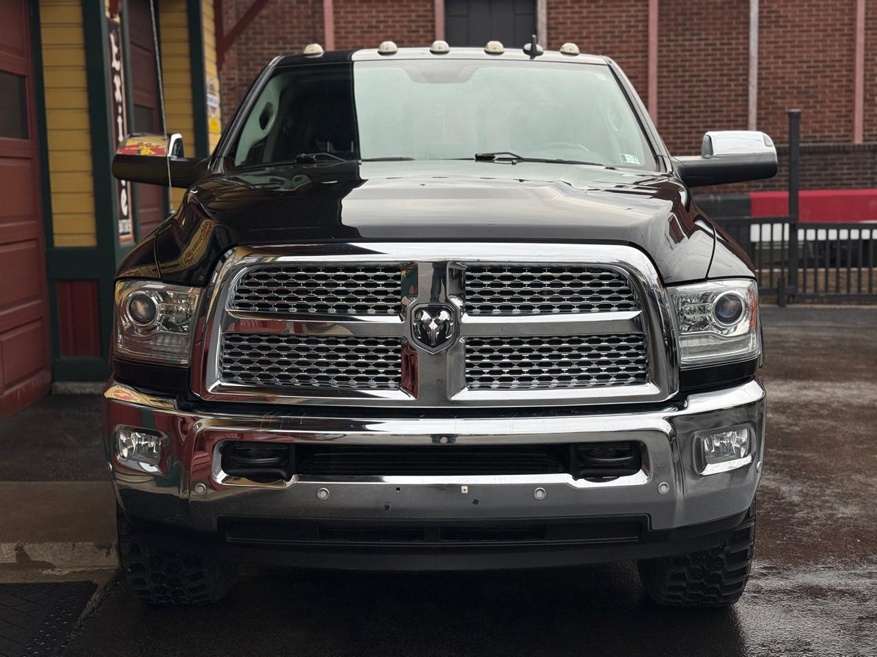 RAM 2500 Laramie 4x4 Crew Cab 6'4" Box 2016
