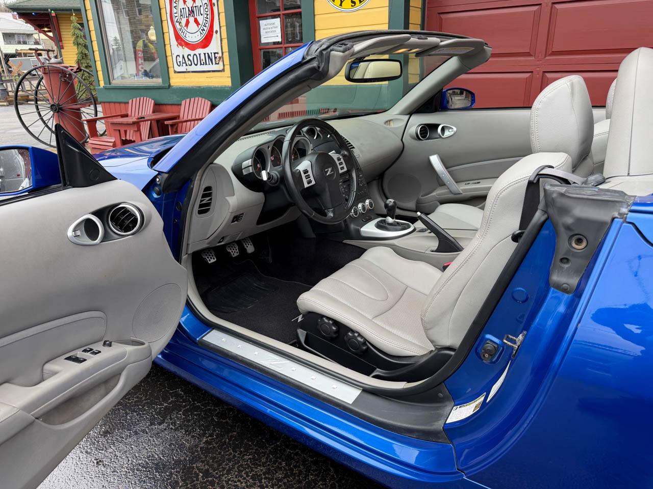 Nissan 350Z Enthusiast Roadster 2006