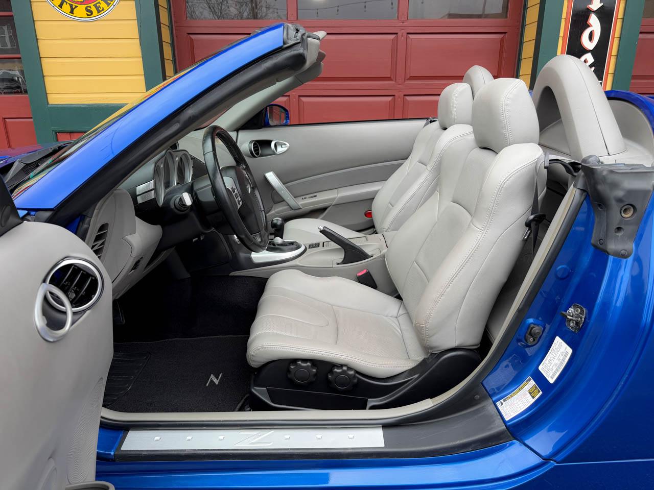 Nissan 350Z Enthusiast Roadster 2006