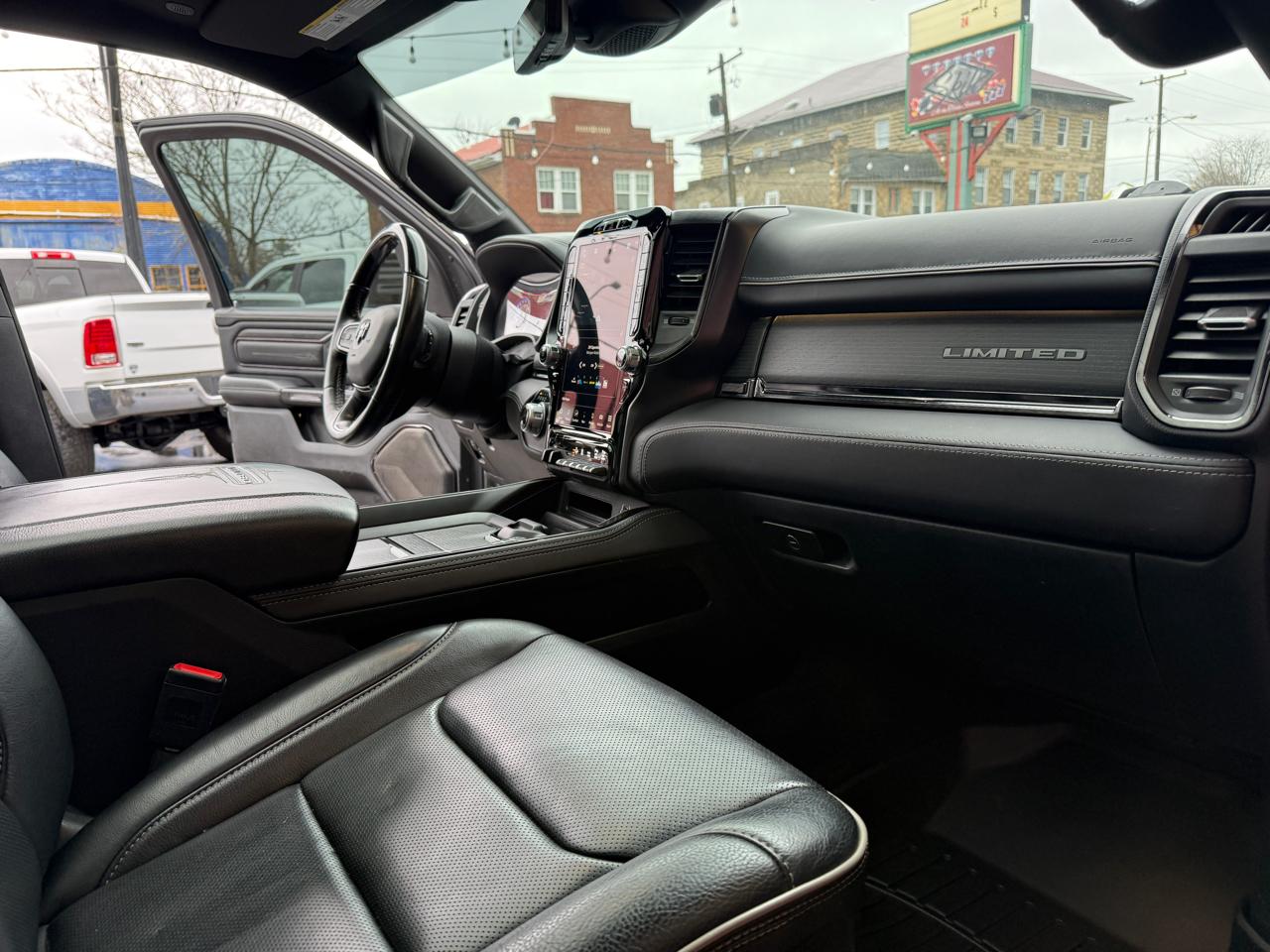 RAM 1500 Limited Crew Cab SWB 4WD 2022