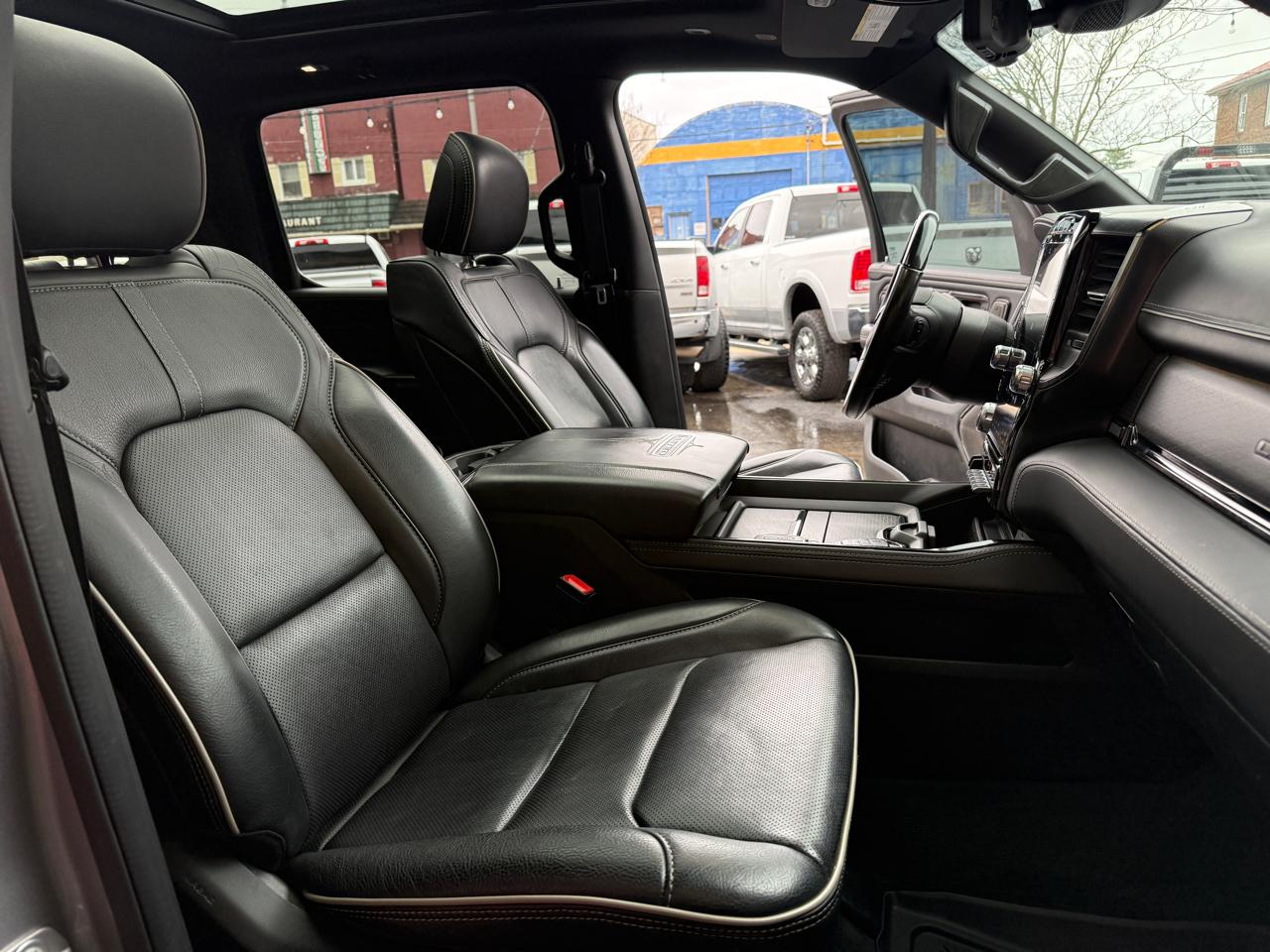 RAM 1500 Limited Crew Cab SWB 4WD 2022