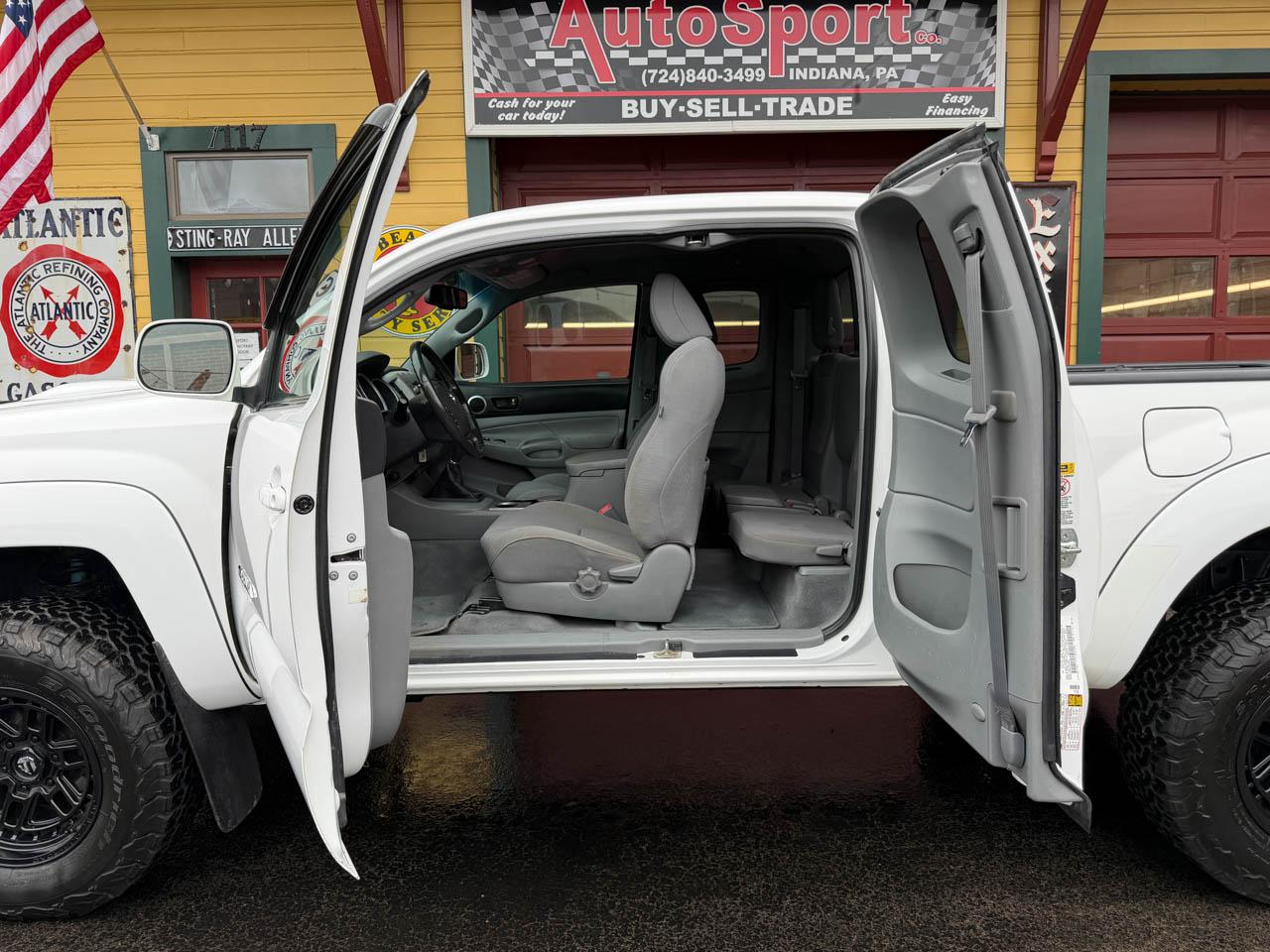 Toyota Tacoma 4WD TRD Sport Access Cab 6' Bed V6 MT (Natl) 2010