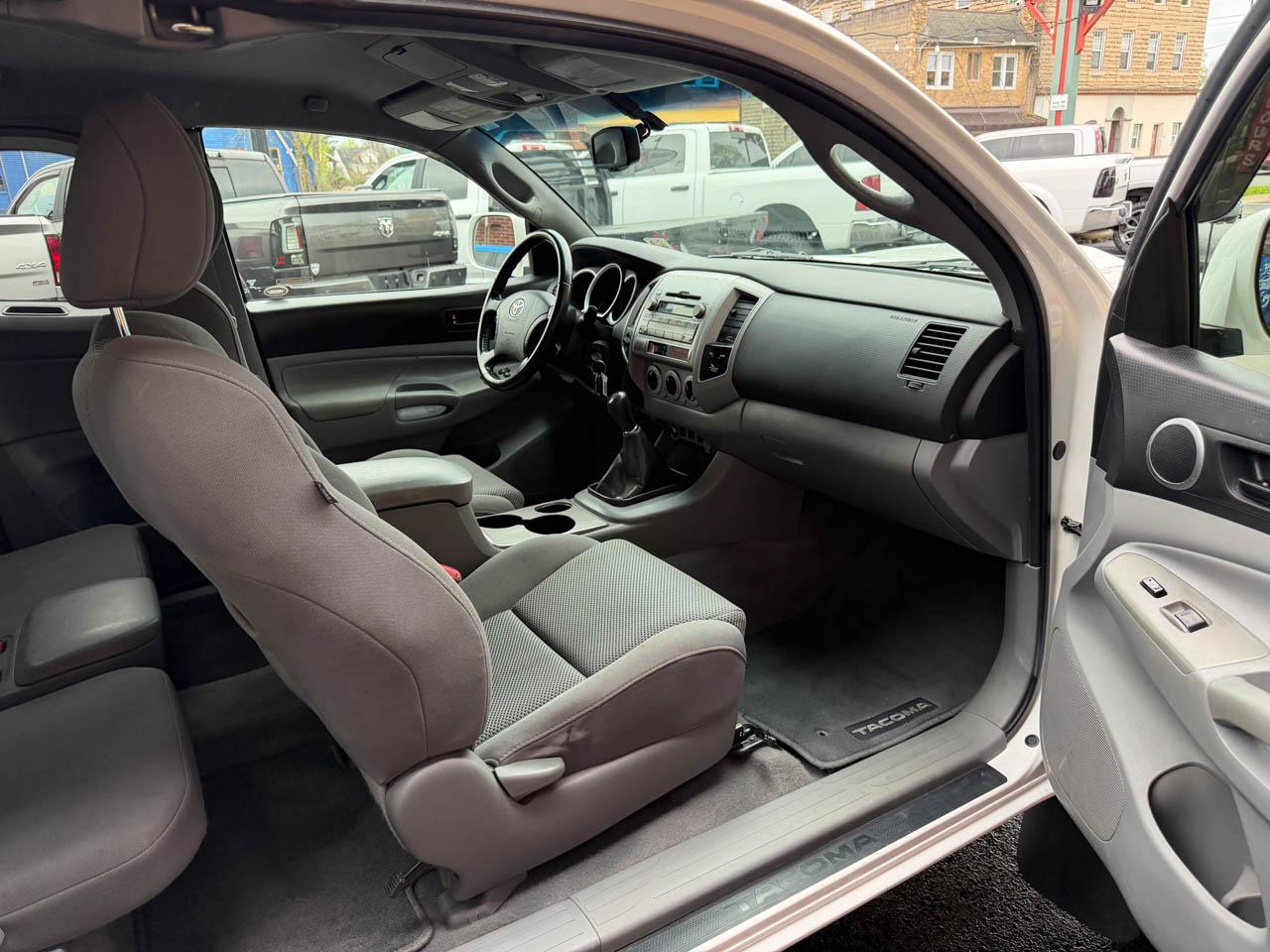 Toyota Tacoma 4WD TRD Sport Access Cab 6' Bed V6 MT (Natl) 2010