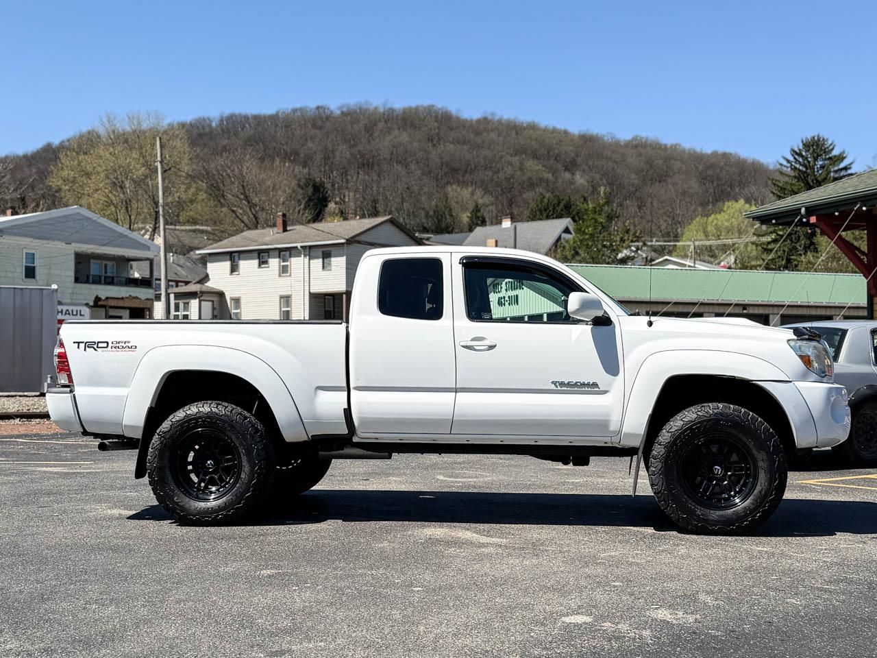 Toyota Tacoma 4WD TRD Sport Access Cab 6' Bed V6 MT (Natl) 2010