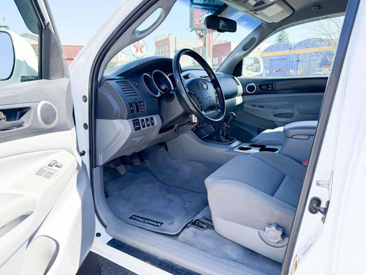 Toyota Tacoma 4WD TRD Sport Access Cab 6' Bed V6 MT (Natl) 2010