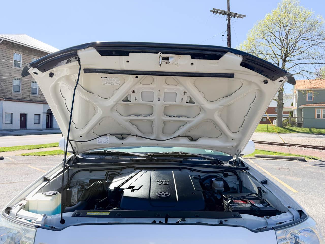 Toyota Tacoma 4WD TRD Sport Access Cab 6' Bed V6 MT (Natl) 2010