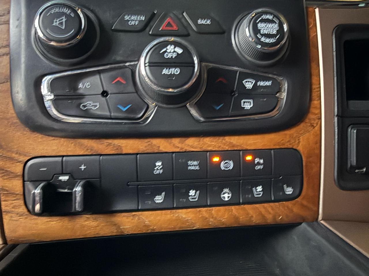 RAM 2500 Longhorn Mega Cab SWB 4WD 2014