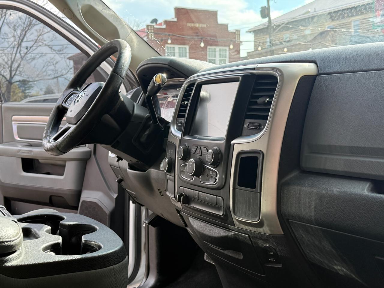 RAM 2500 SLT Crew Cab SWB 4WD 2016