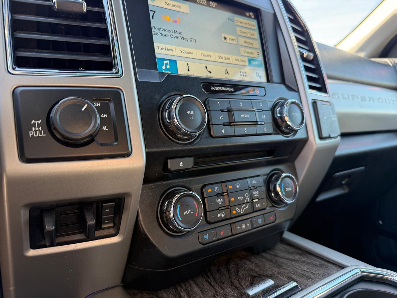 Ford F-250 SD Lariat Crew Cab 4WD 2018