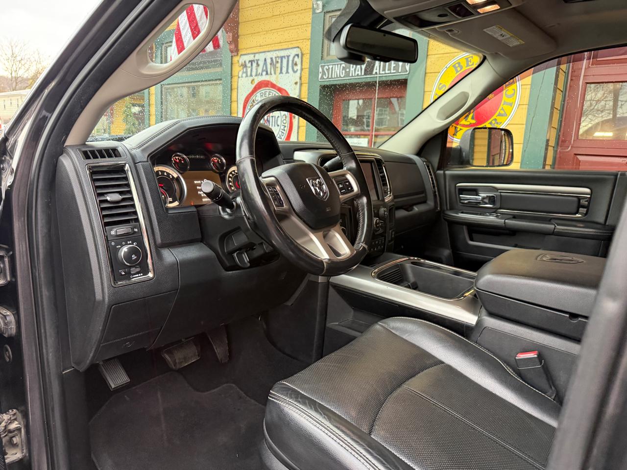 RAM 2500 Laramie Crew Cab SWB 4WD 2018