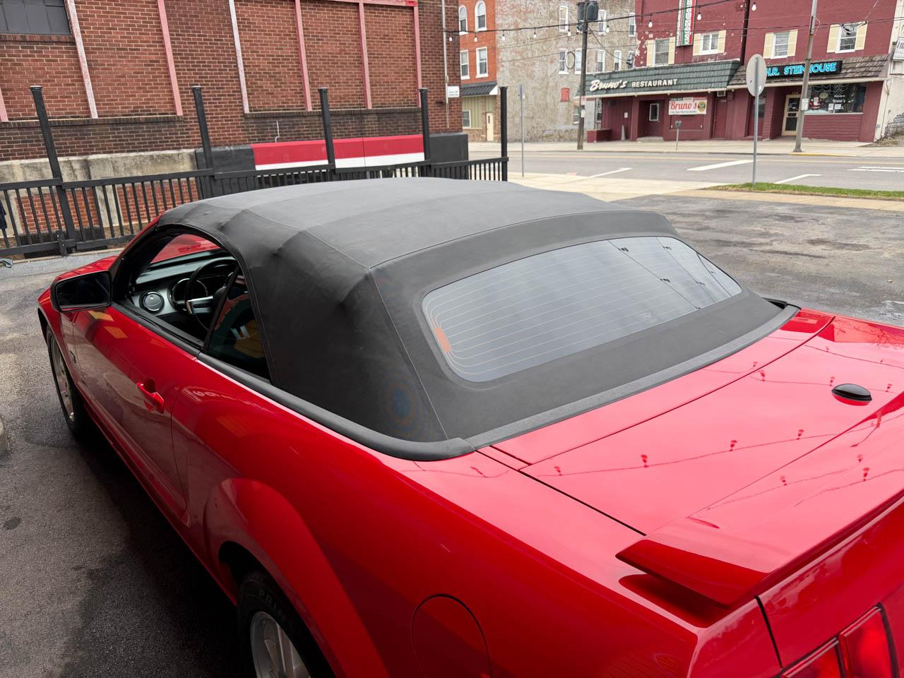 Ford Mustang GT Deluxe Convertible 2007