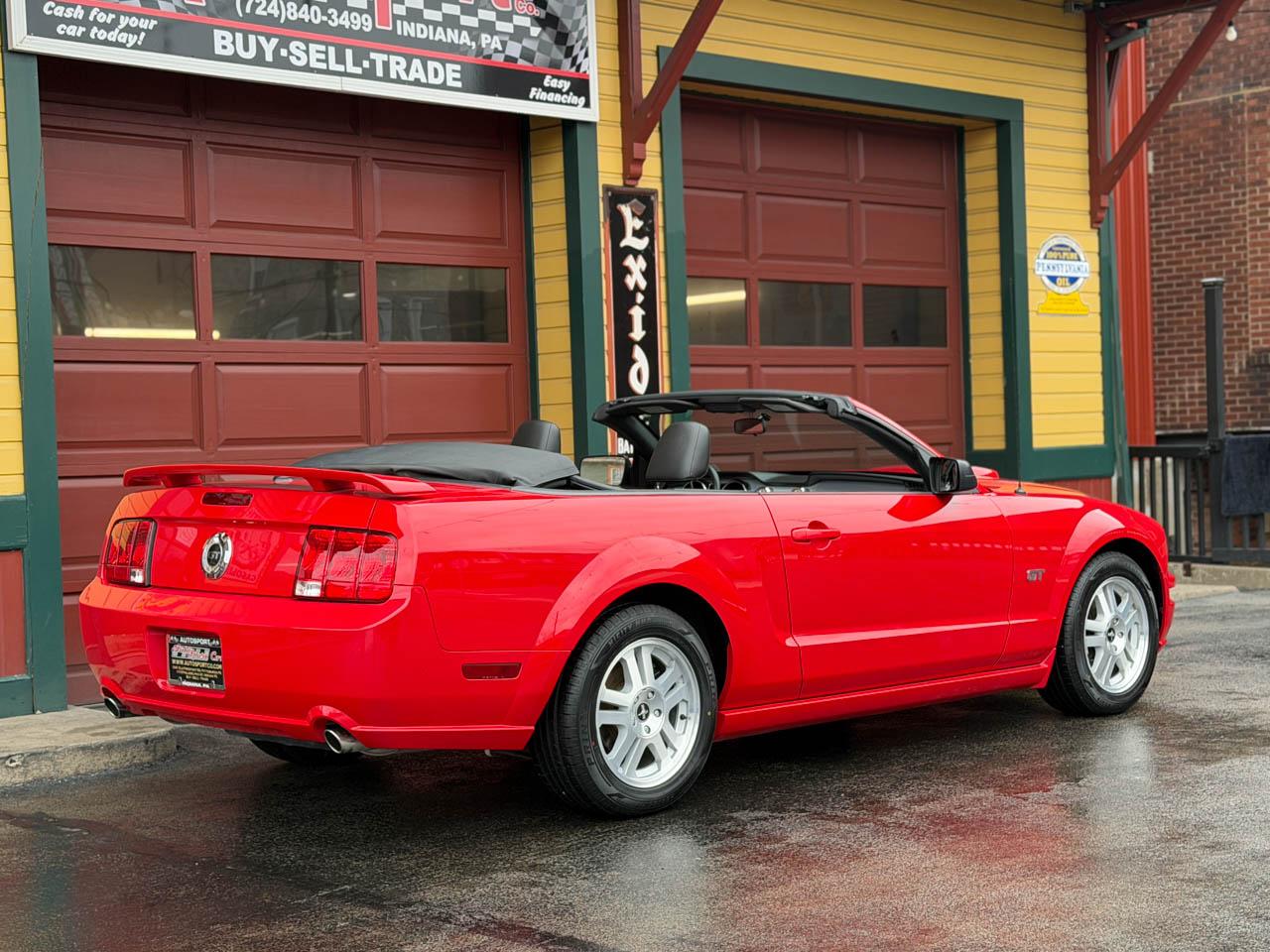 Ford Mustang GT Deluxe Convertible 2007