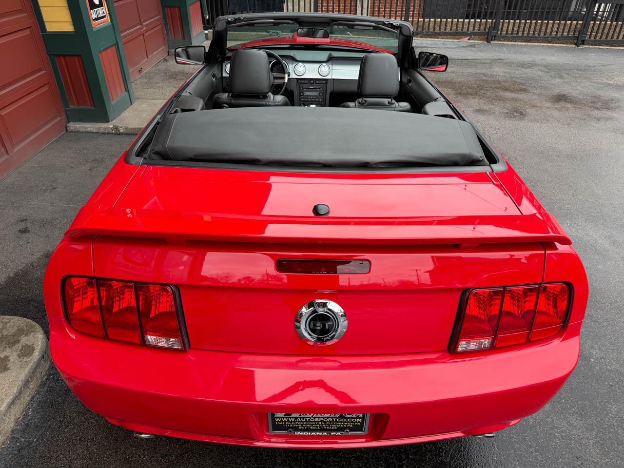 Ford Mustang GT Deluxe Convertible 2007