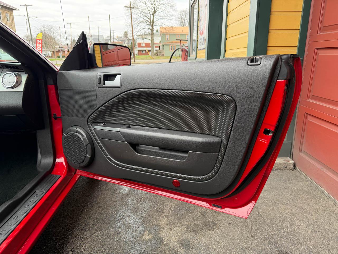 Ford Mustang GT Deluxe Convertible 2007