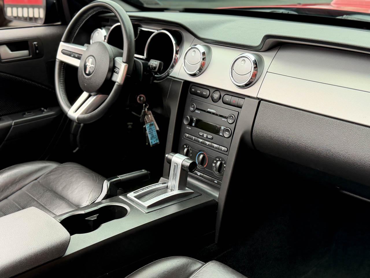 Ford Mustang GT Deluxe Convertible 2007