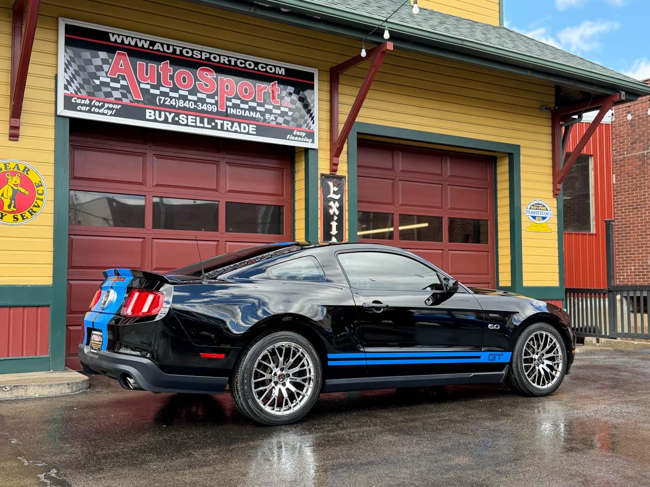 Ford Mustang GT Premium Coupe 2012