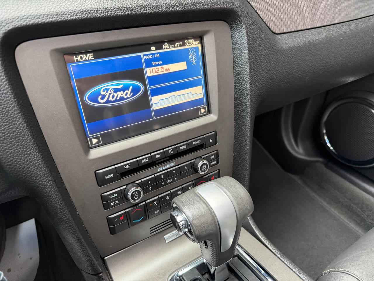 Ford Mustang GT Premium Coupe 2012