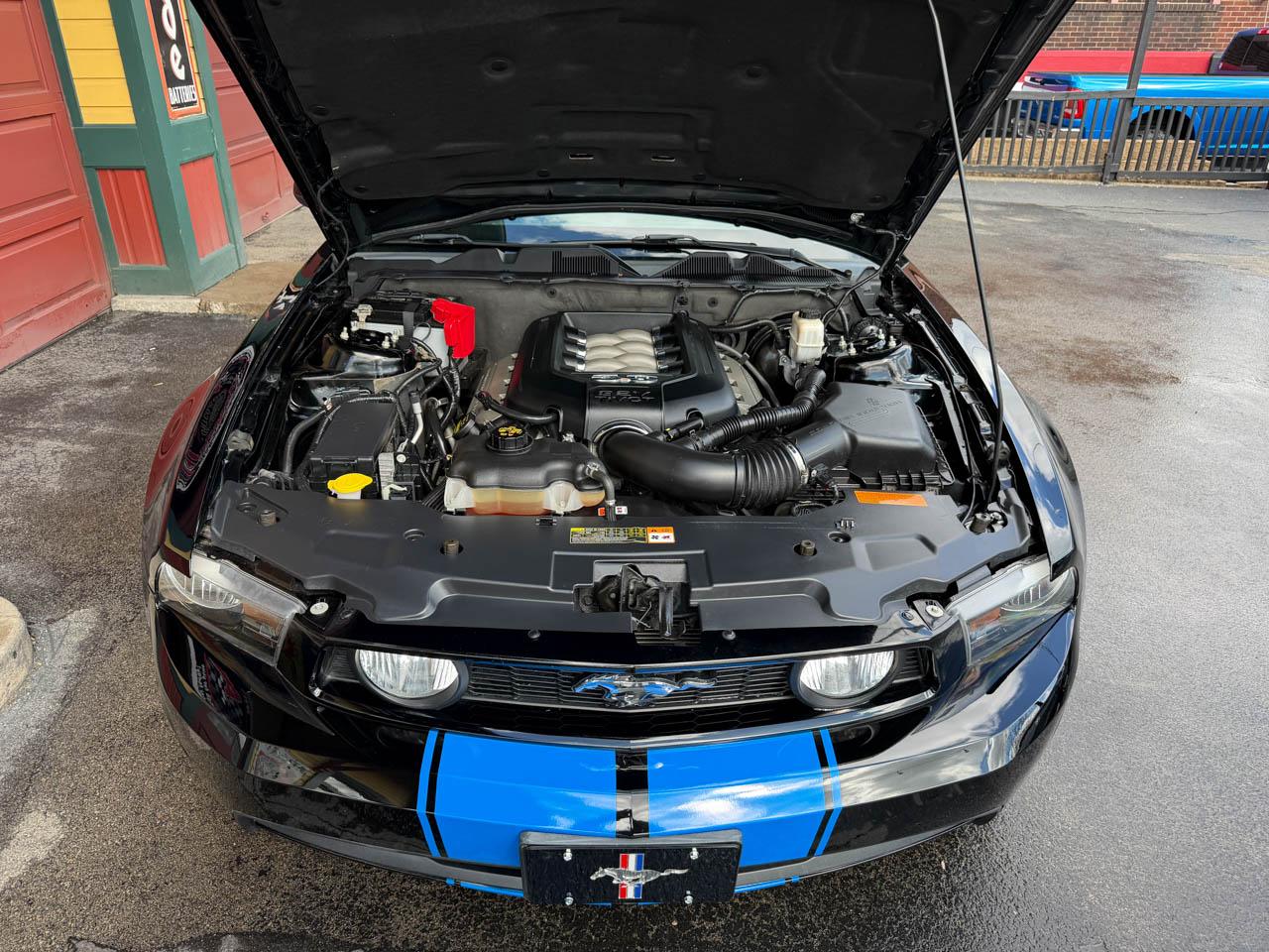 Ford Mustang GT Premium Coupe 2012