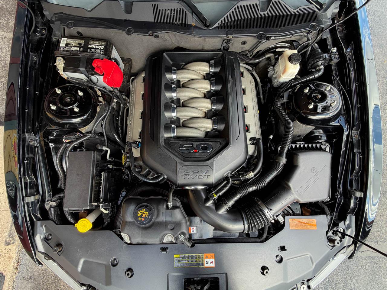 Ford Mustang GT Premium Coupe 2012