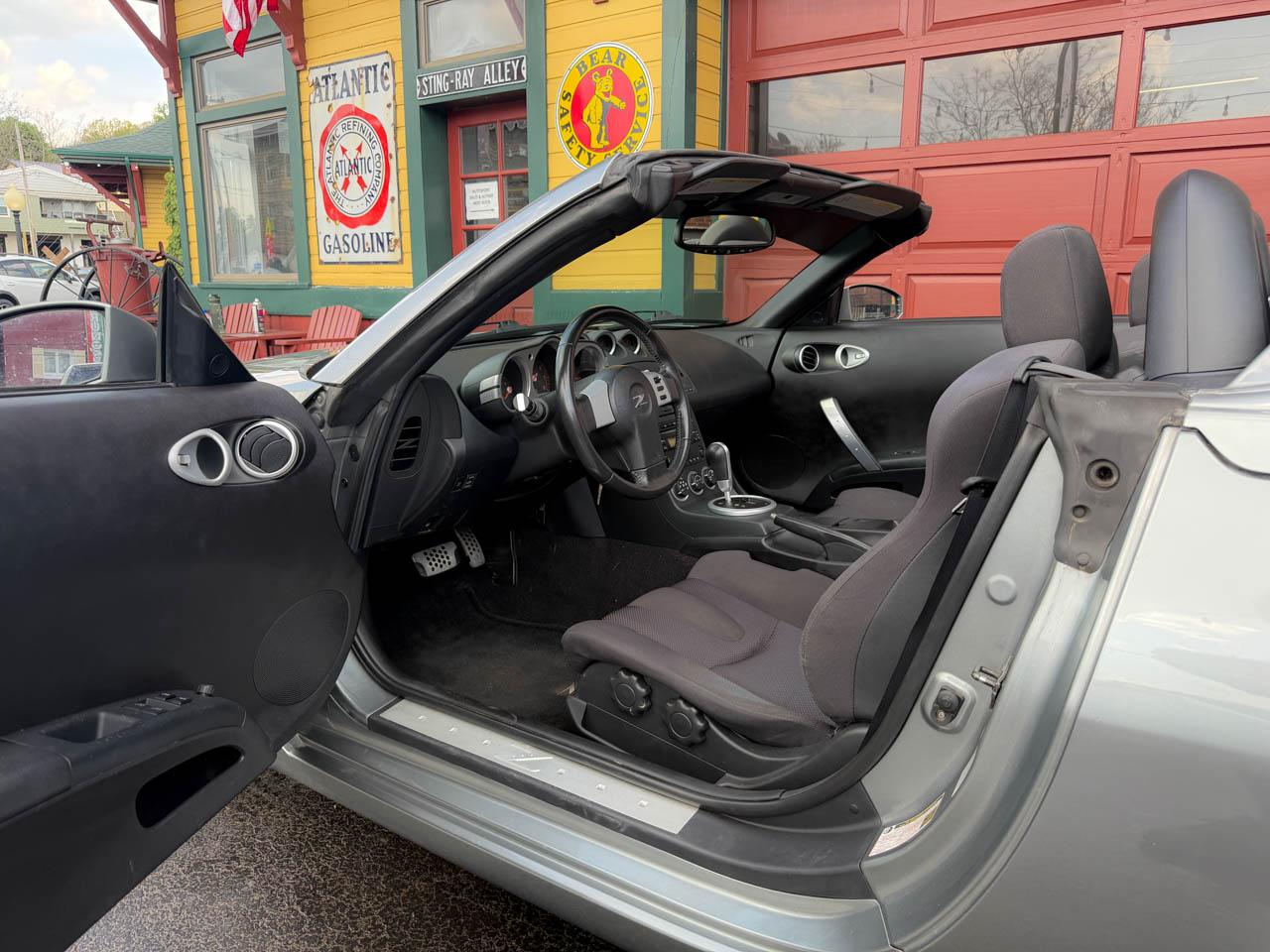 Nissan 350Z Enthusiast Roadster 2004