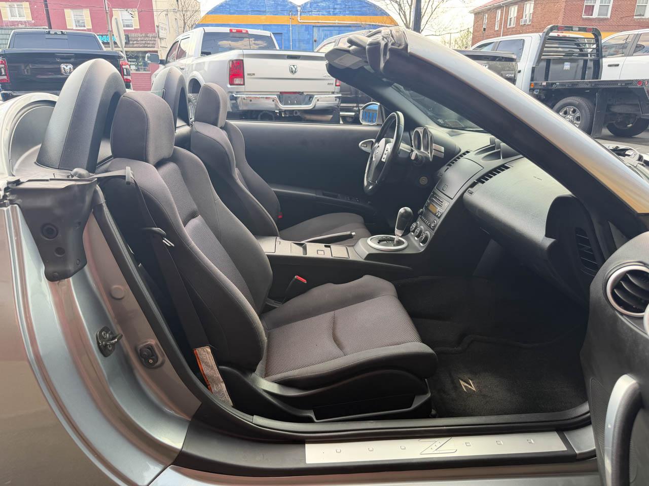 Nissan 350Z Enthusiast Roadster 2004