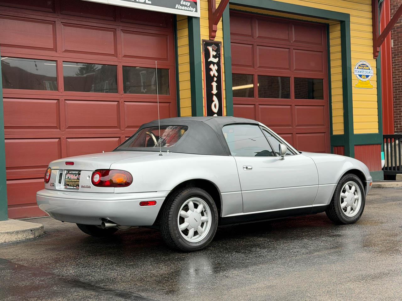 Mazda MX-5 Miata Base 1991