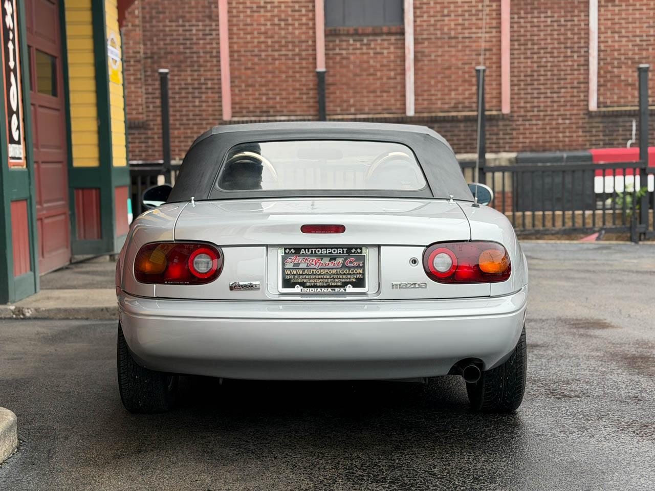 Mazda MX-5 Miata Base 1991