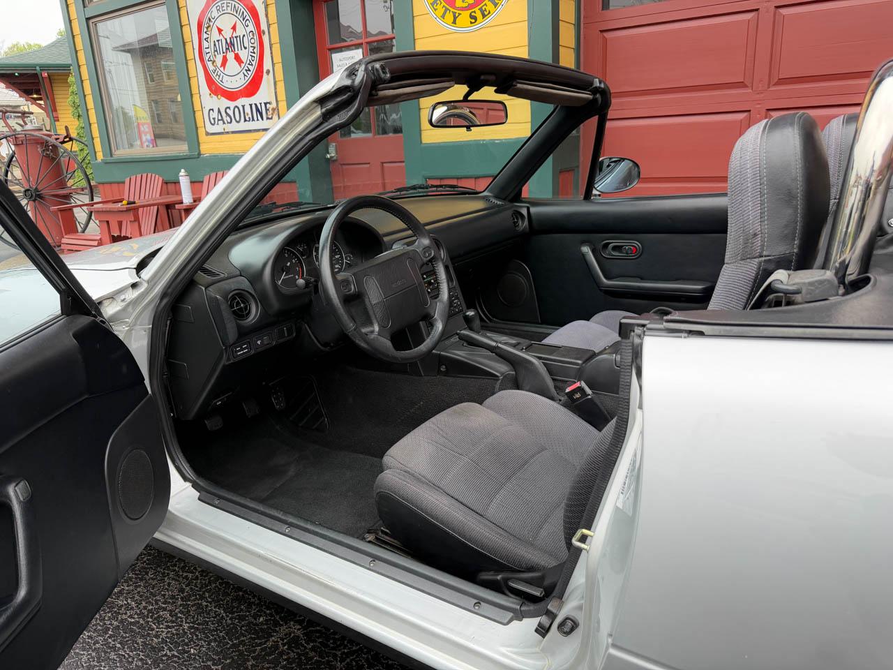 Mazda MX-5 Miata Base 1991
