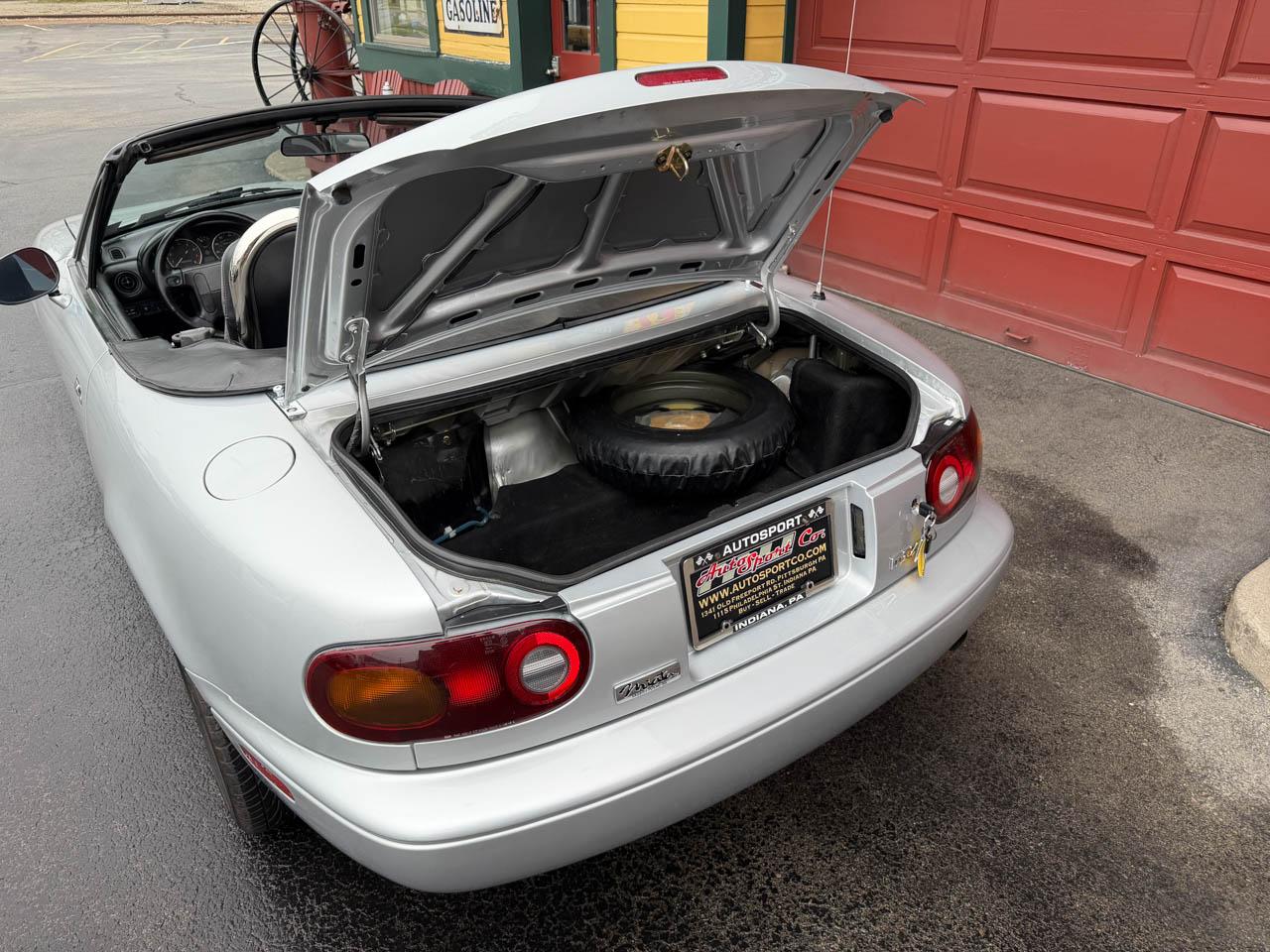 Mazda MX-5 Miata Base 1991