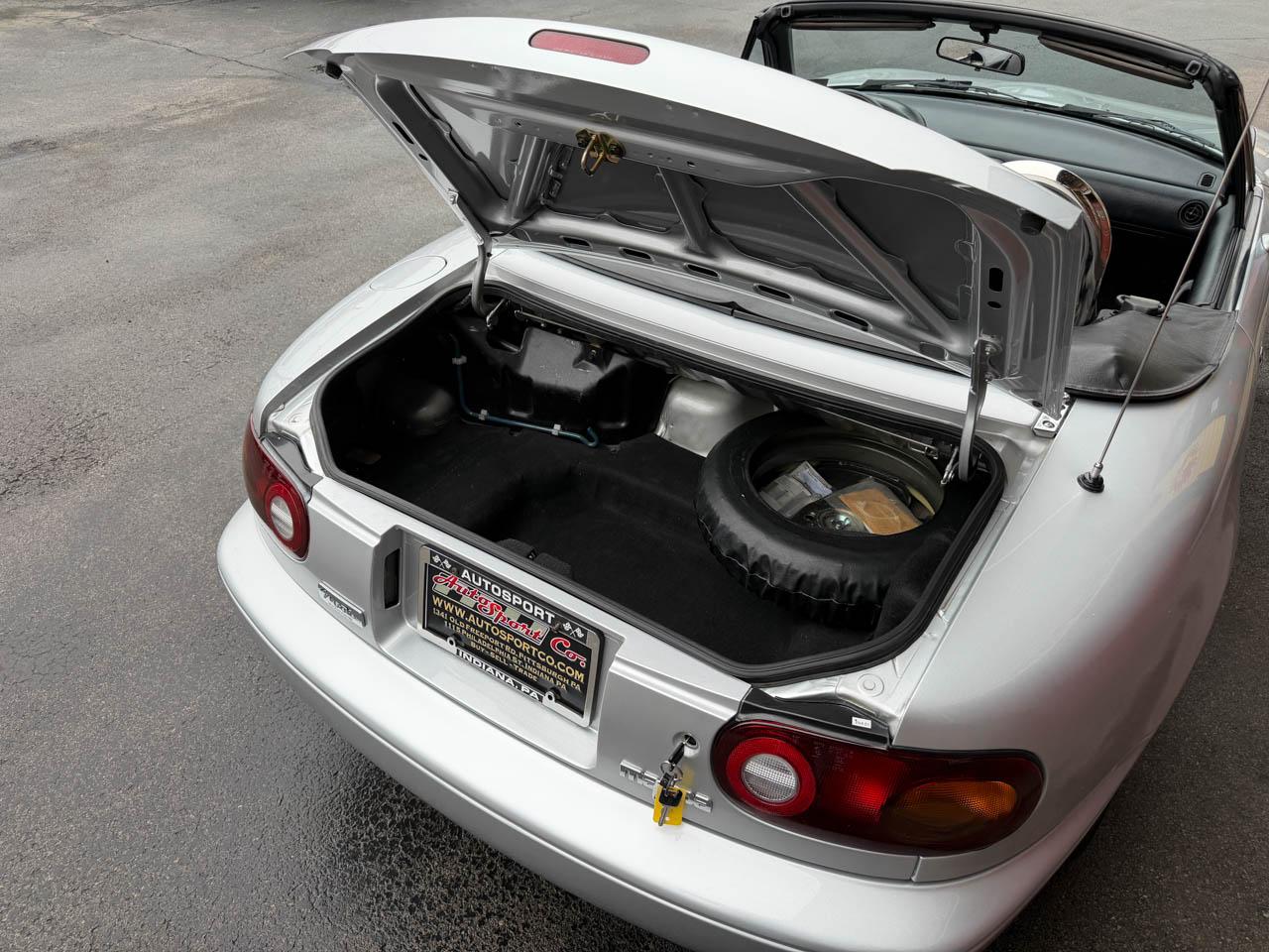 Mazda MX-5 Miata Base 1991