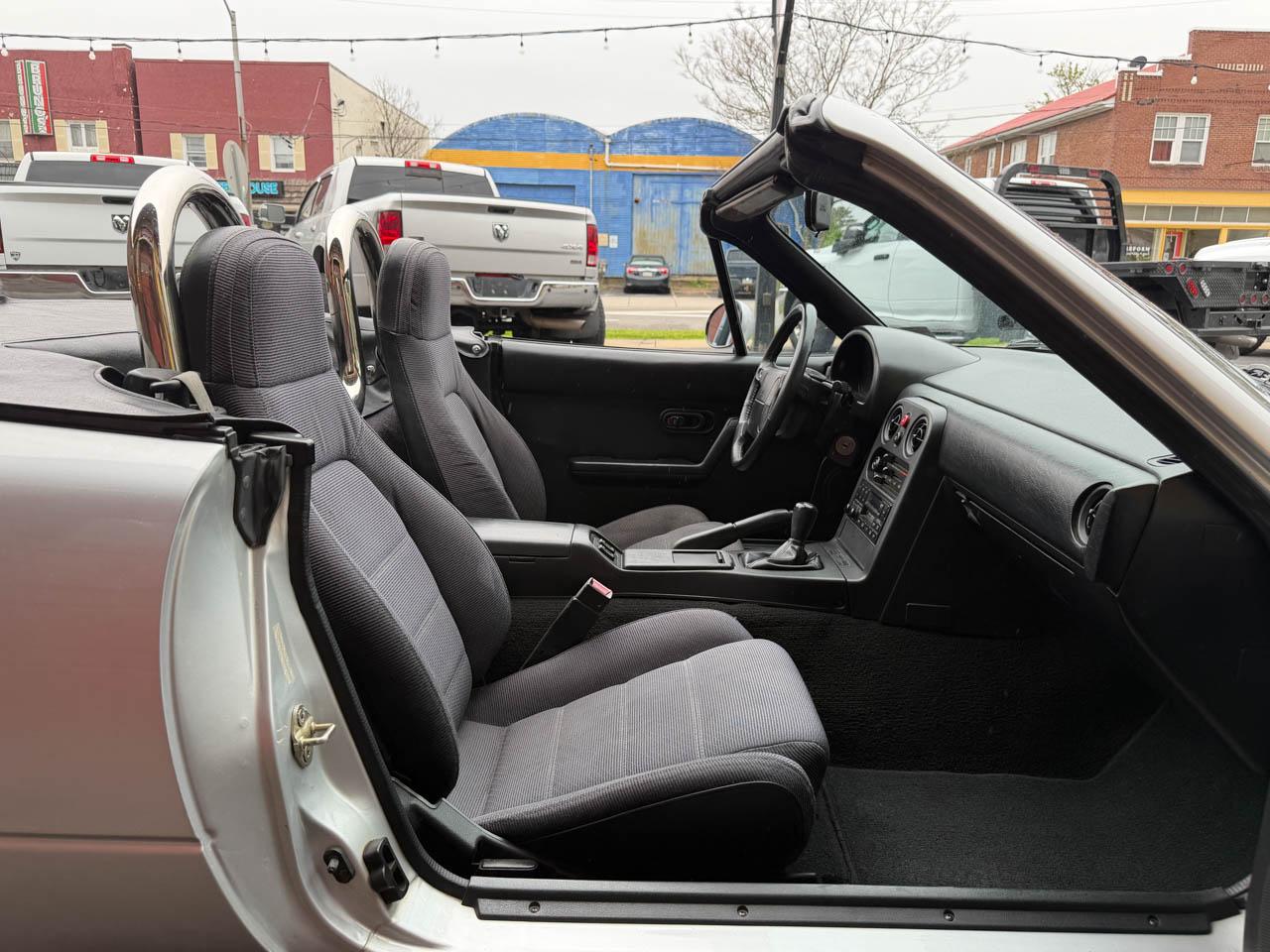 Mazda MX-5 Miata Base 1991