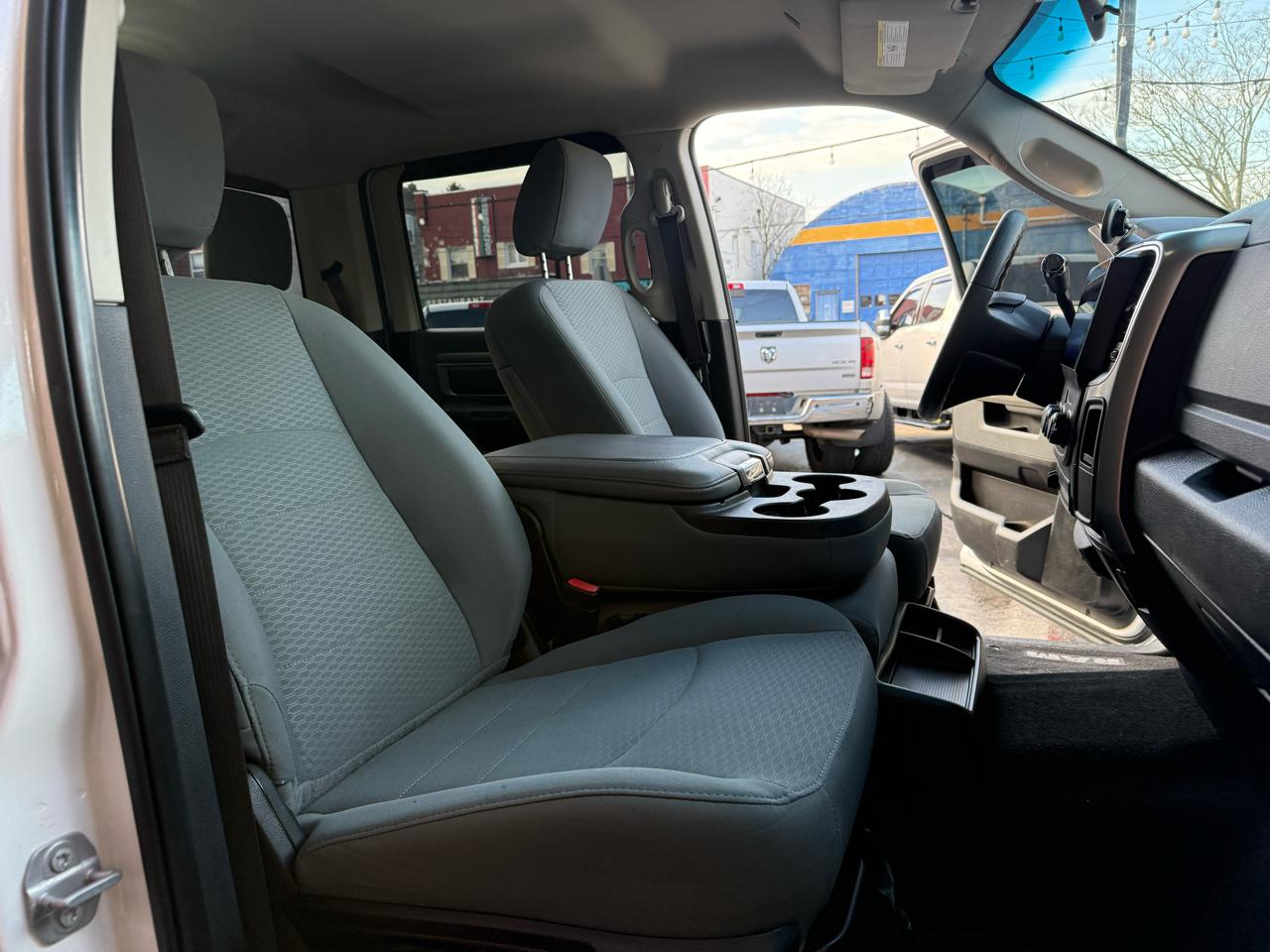 RAM 2500 SLT Crew Cab SWB 4WD 2018